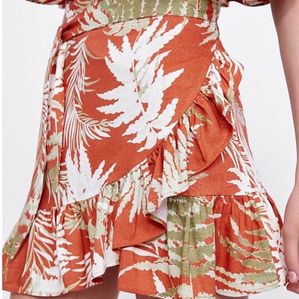 ZARA WRAP SKIRT SIZE MEDIUM WORN ONCE